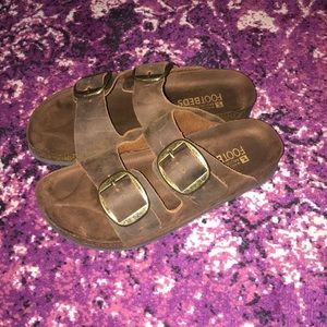 White Mountain Footbeds Sandals🌸